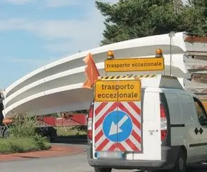 ADDETTO AI SERVIZI DI SCORTA TECNICA AI TRASPORTI ECCEZIONALI - Circolazione e scorta di veicoli e trasporti eccezionali